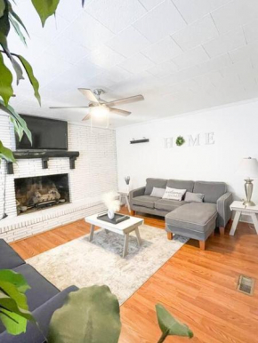 Hidden GEM W1 king bed &2 queens